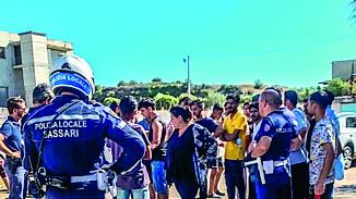 Sassari, tensione nel centro per migranti: Prefettura e agenti riportano la calma 
