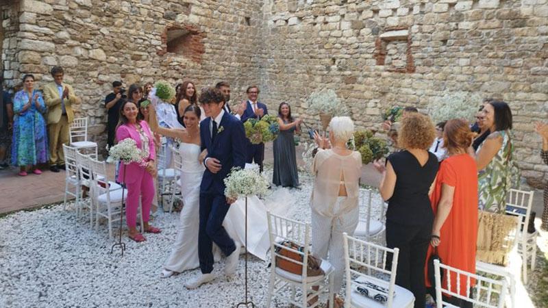 Suvereto borgo ideale per sposarsi: dalla cerimonia alla Rocca al banchetto a Belvedere, ecco il matrimonio simulato