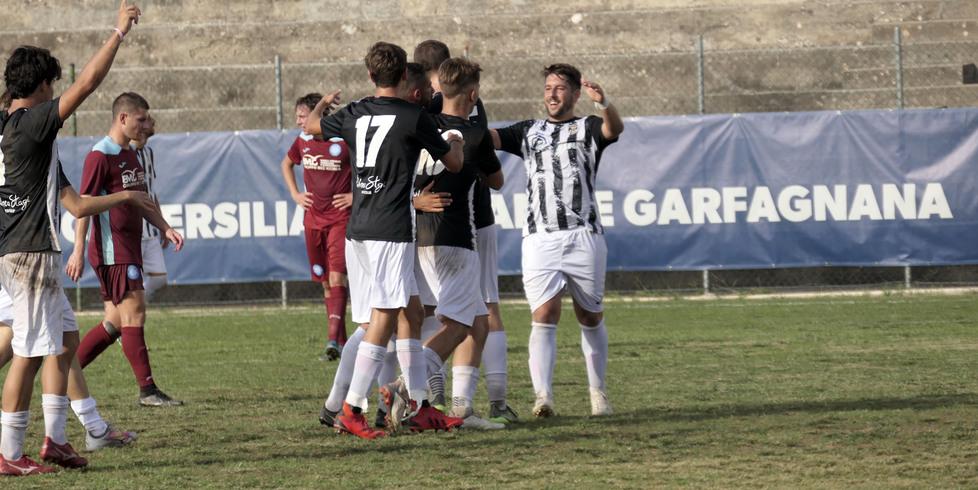 Il Viareggio si riscatta a Pietrasanta. Santini schiera il tridente e trionfa<br>
