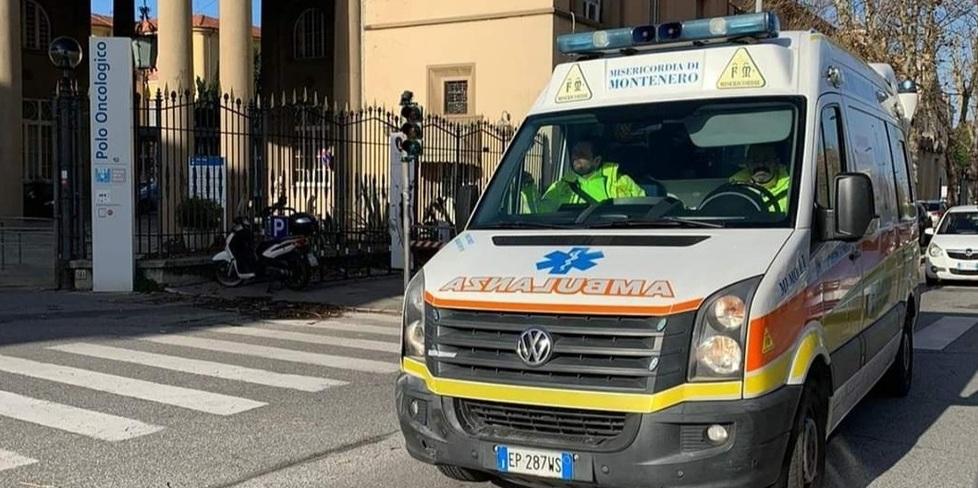 Livorno, si amputa la falange del pollice mentre pota una pianta d’olivo: soccorso 74enne<br>
