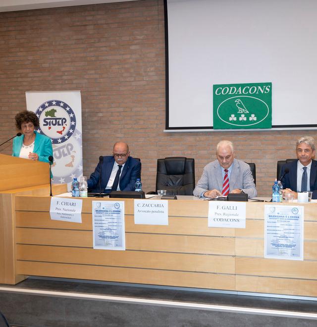 Modena. Codacons e Siulp in coro: «Bollette, mutui e benzina alle stelle. Così si cade nella rete degli usurai»<br>
