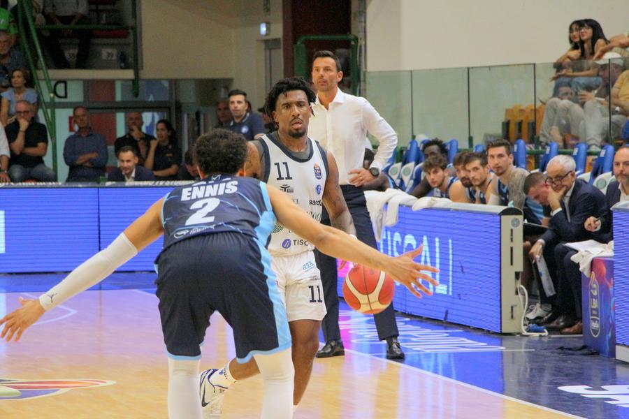 Stanley Whittaker il play della Dinamo Basket Banco di Sardegna