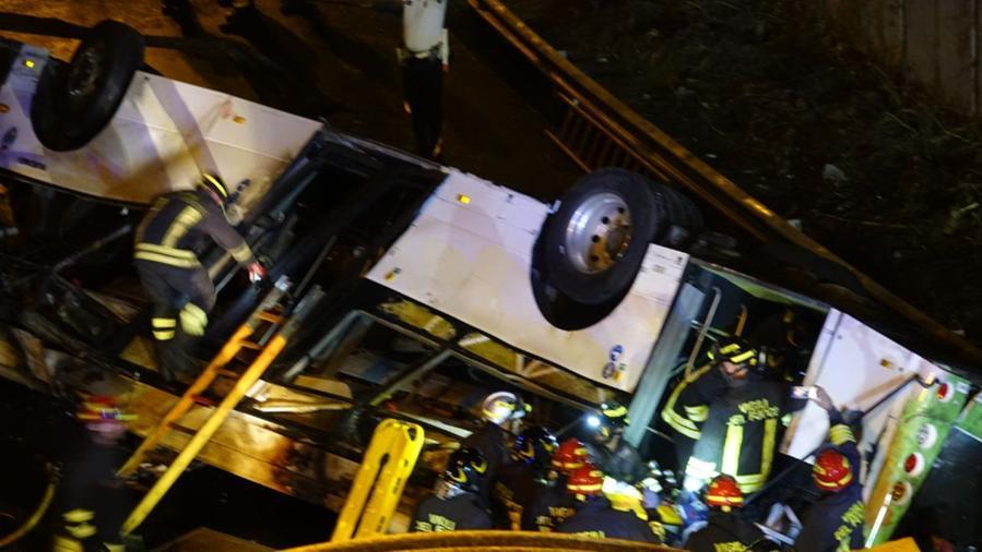 Il bus precipitato a Mestre