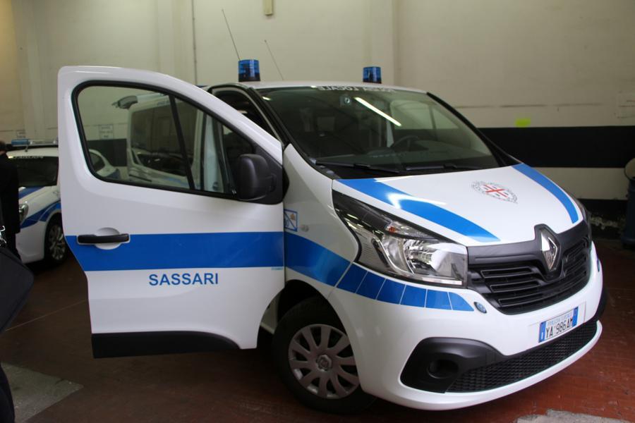 Arrestati presunti ladri seriali nei market di Sassari: rubavano alcolici e cosmetici per rivenderli in strada