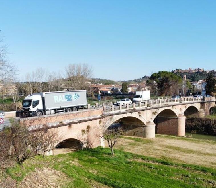Certaldo, Ponte sull’Elsa. Lavori “bloccati” dallo studio sui mezzi pesanti