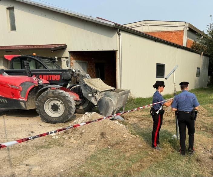 Imprenditore edile muore sul lavoro a Gattatico