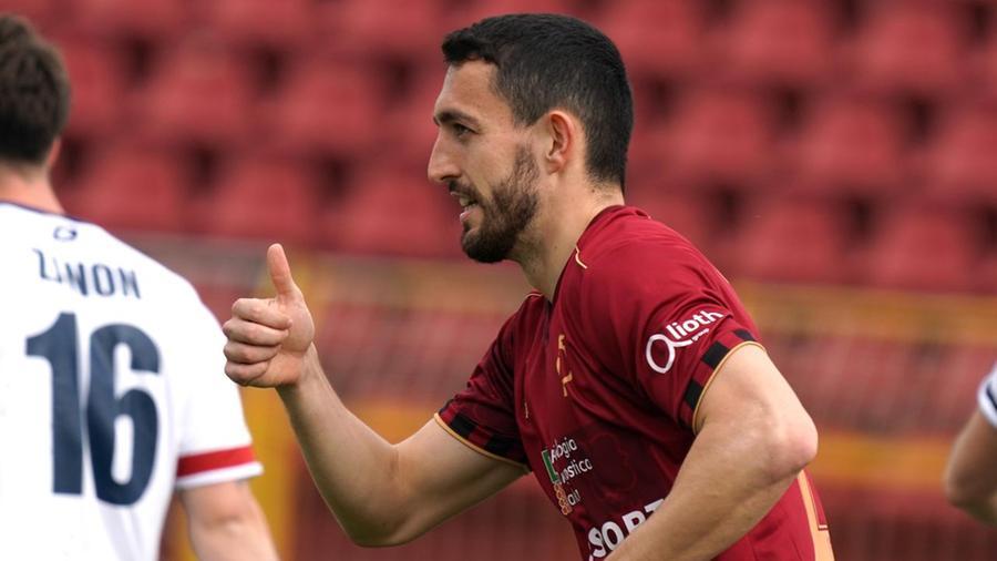 
	Giacomo Benedetti: suo il gol vittoria del Pontedera in casa della Carrarese (Foto di Franco Silvi)

