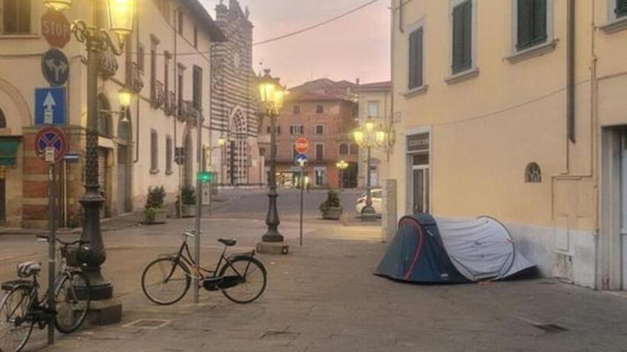 
	La tenda nel centro storico di Prato&nbsp;

