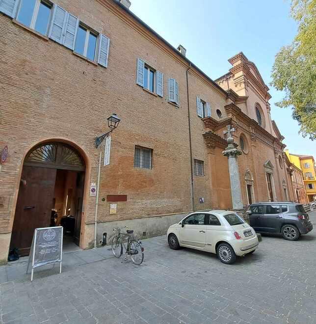 Modena. San Pietro addio: chiude la spezieria e i due monaci presto se ne andranno<br type="_moz" />
