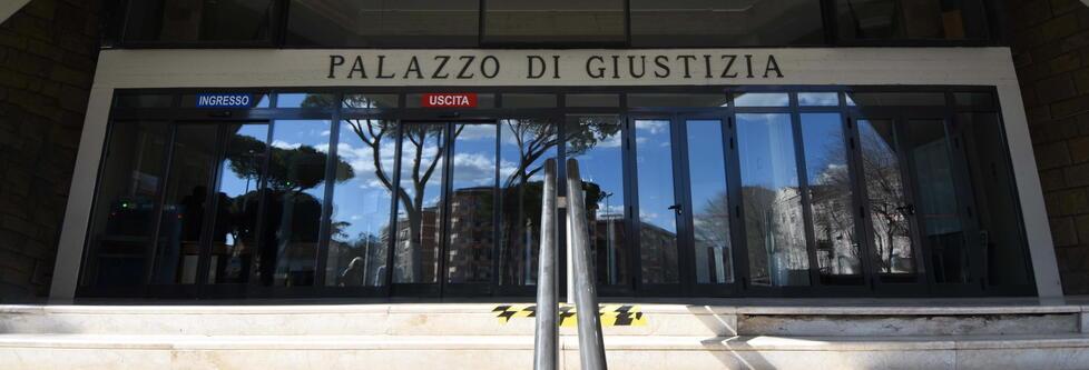 Follonica, aveva reso la moglie una schiava: chiesta la condanna a tre anni