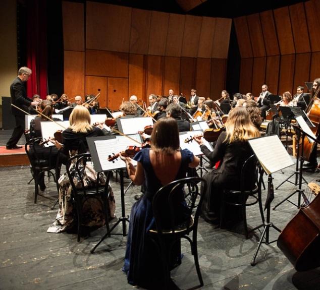 L’orchestra suona per accendere il dialogo<br type="_moz" />
