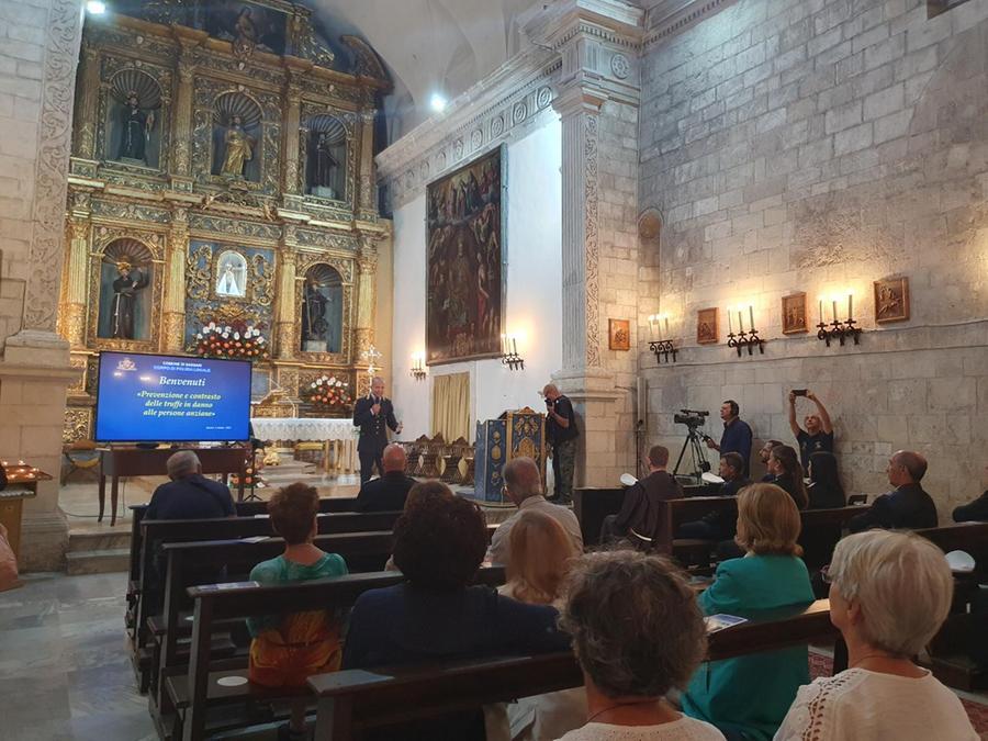 Truffe agli anziani: a Sassari progetto della polizia locale per prevenire i raggiri e sostenere le vittime