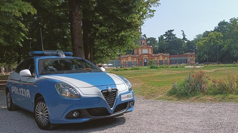 Una volante della polizia (foto d'archivio)