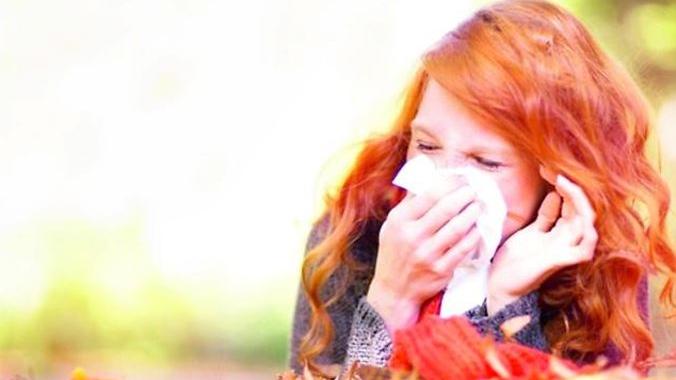 Allergie autunnali, cosa le causa e quali sono i rimedi: risponde l'esperta