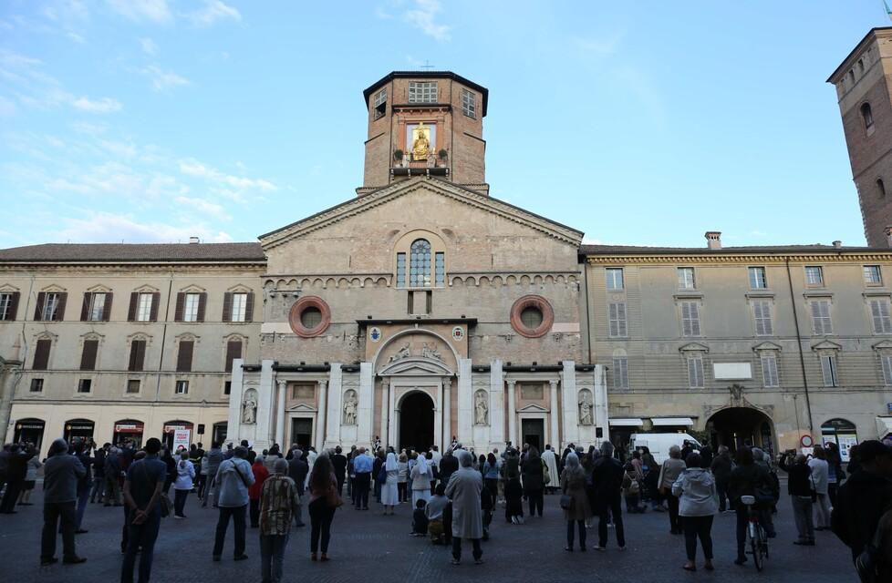 Oltre cinque milioni dall’8x1000, la metà per gli stipendi dei preti<br type="_moz" />
