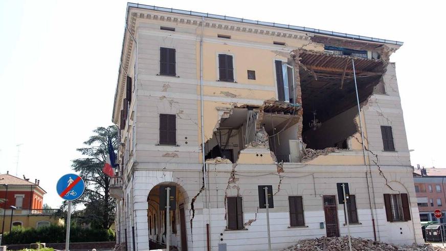 Sant’Agostino, terremoto e ricostruzione: «Ridateci 300mila euro»
