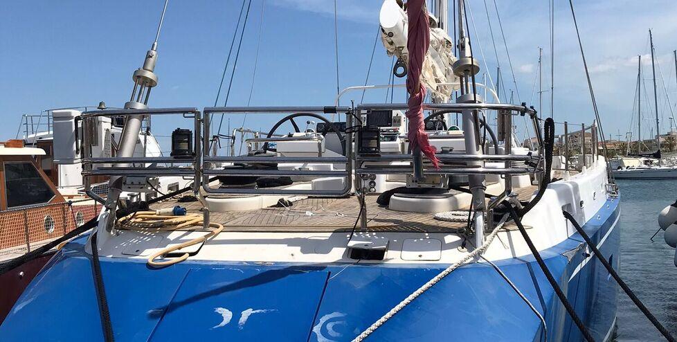 Ormeggiò un lussuoso veliero ad Alghero ma non pagò l’Iva: condannato a pagare 185mila euro