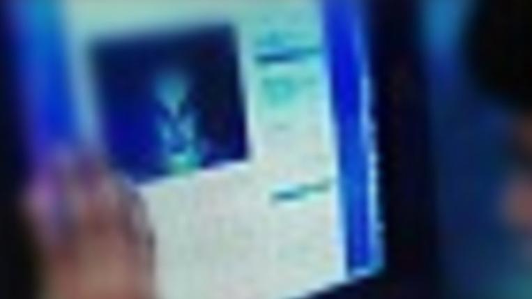 «Molestata su Facebook a 14 anni»: imputato un operaio livornese