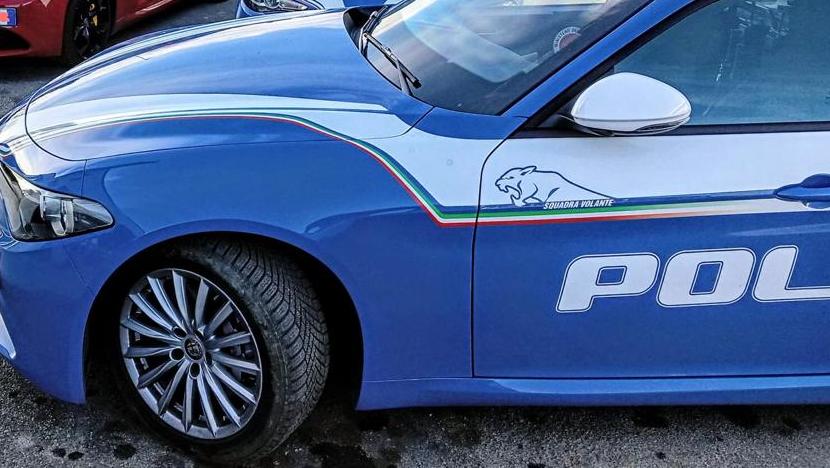 Pontedera, folle fuga in auto tra le case: la vecchia Punto apparsa sui social e l’inseguimento di tre ragazzi