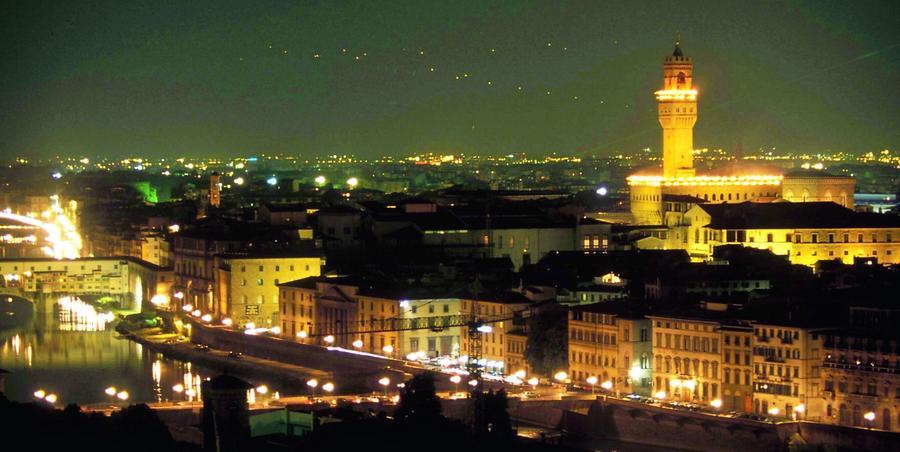 Firenze, stop agli affitti brevi in centro: scatta il ricorso collettivo al Tar