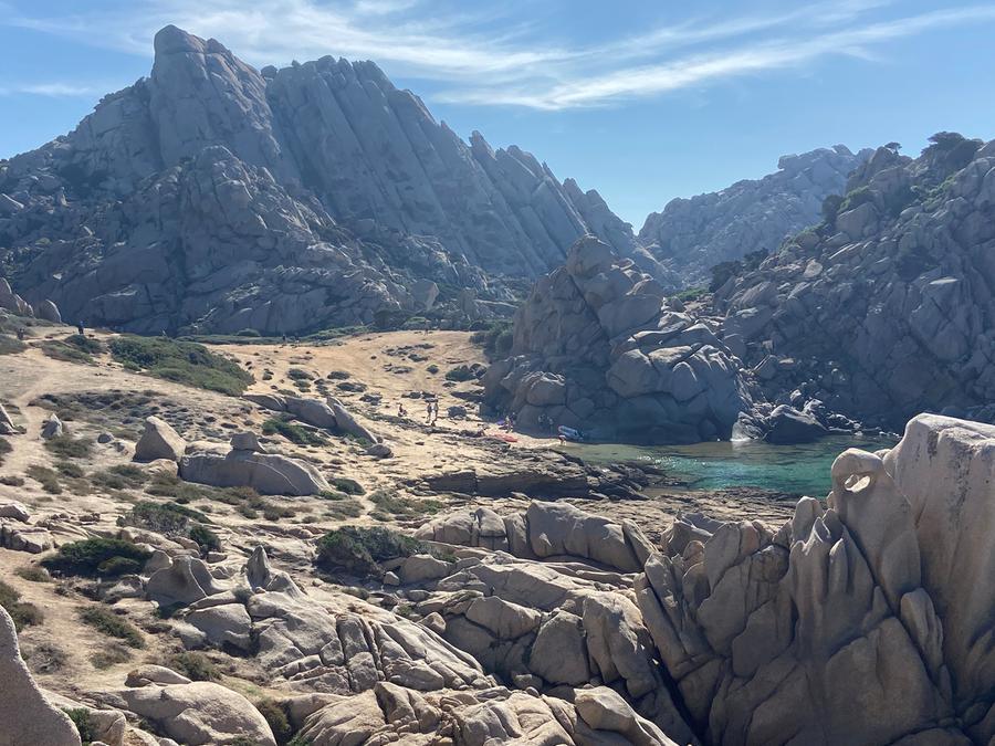 Ex regno della comunità hippy, la storia di Valle della Luna