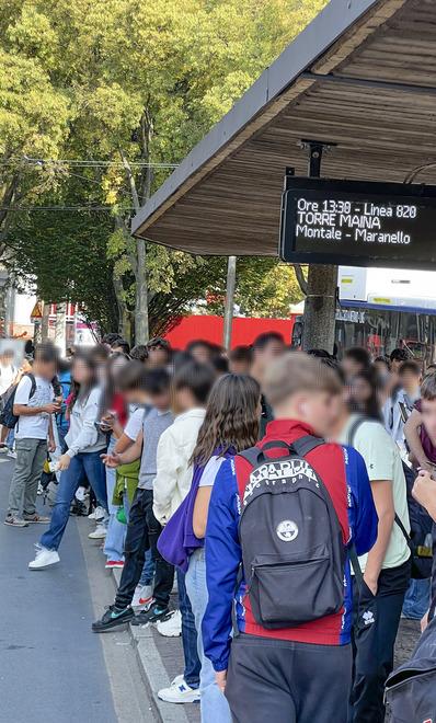 Modena. Rabbia e proteste degli studenti: «Stipati sui bus come sardine»