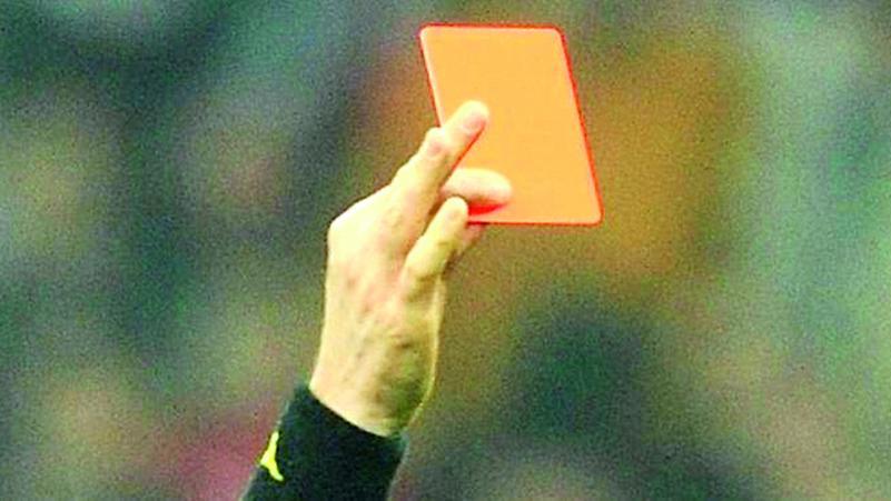 Offese all’arbitro, maxi squalifica: 14 giornate di stop a un giocatore