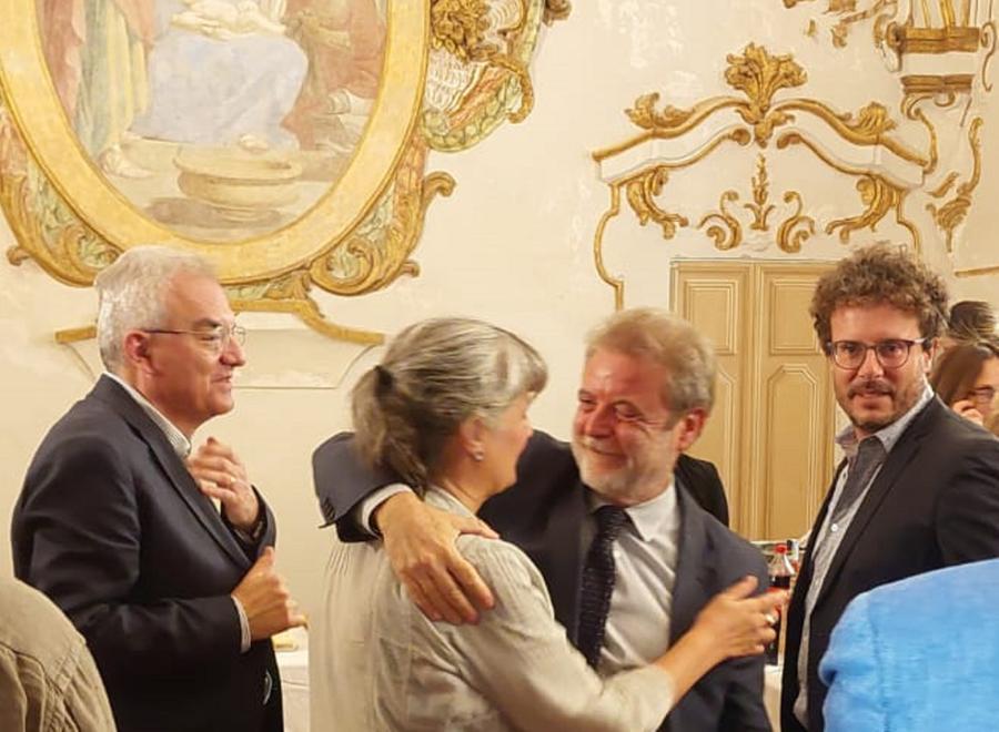 
	Ettore Squillace Greco mentre abbraccia la pm Antonella Tenerani

