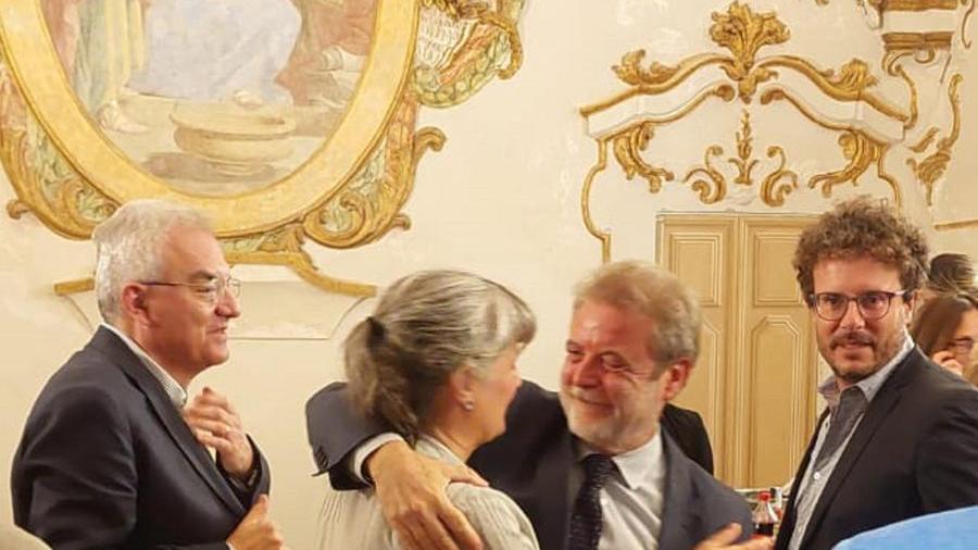 Ettore Squillace Greco mentre abbraccia la pm Antonella Tenerani