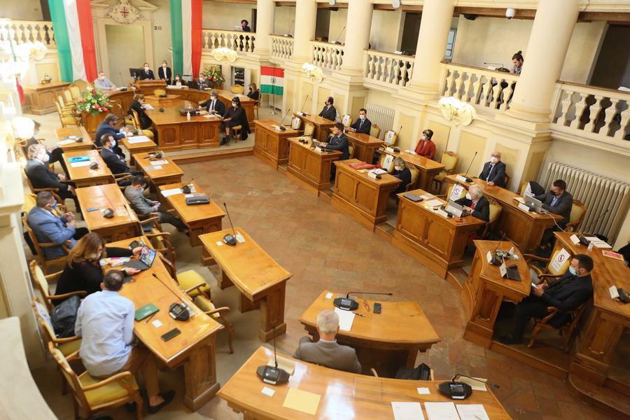 Appalto al marito dell’assessora Curioni, opposizioni compatte verso la sfiducia