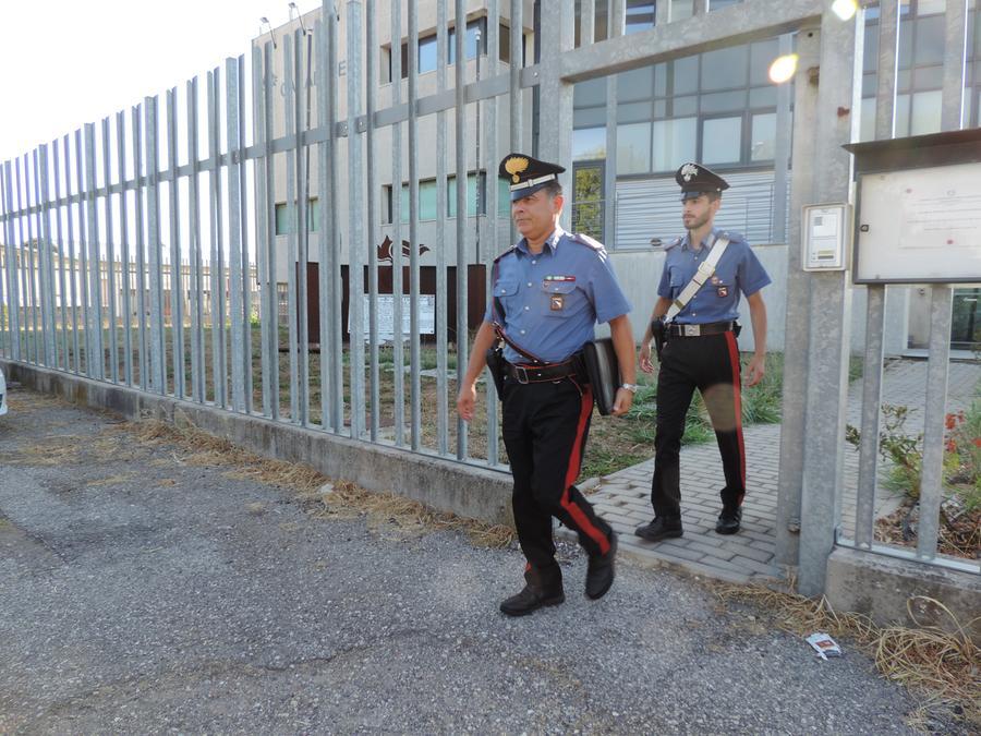 Ferrara, sorpreso a rubare in azienda: arrestato ex dipendente