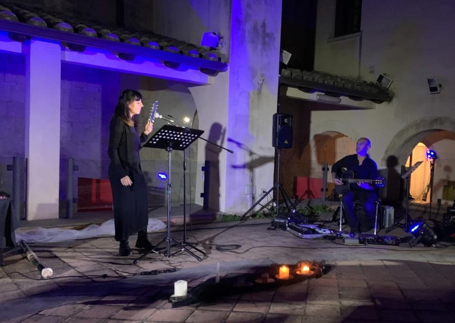 
	Gloria Uccheddu e Andrea Congia sulla scena

