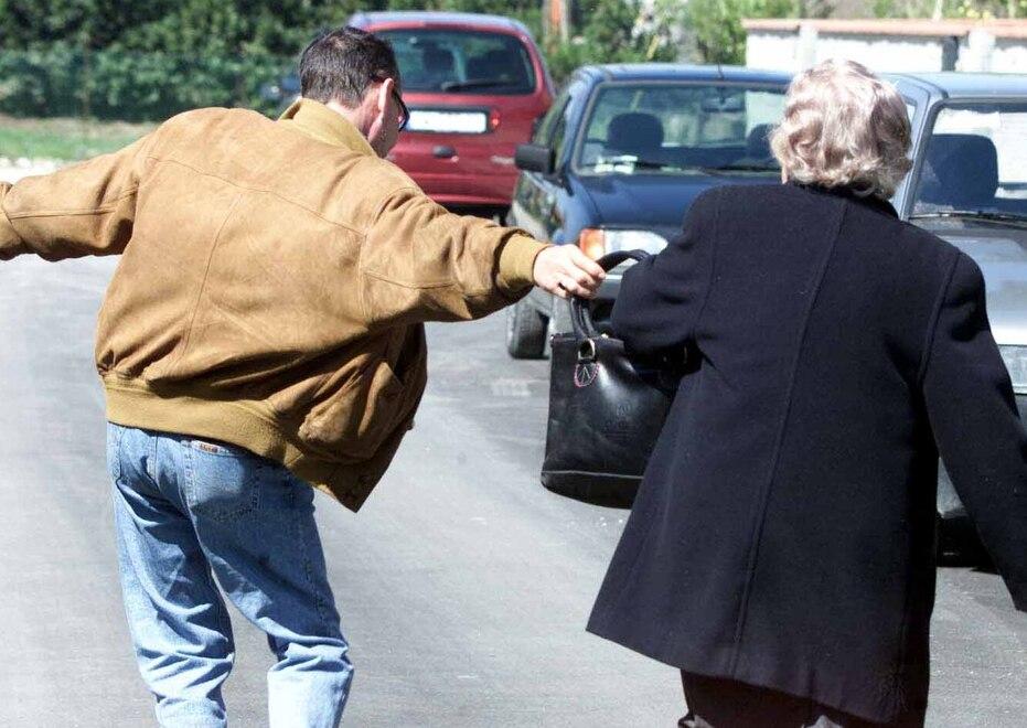 Modena. Scippi e aggressioni in strada: ecco un corso di difesa per donne<br>

