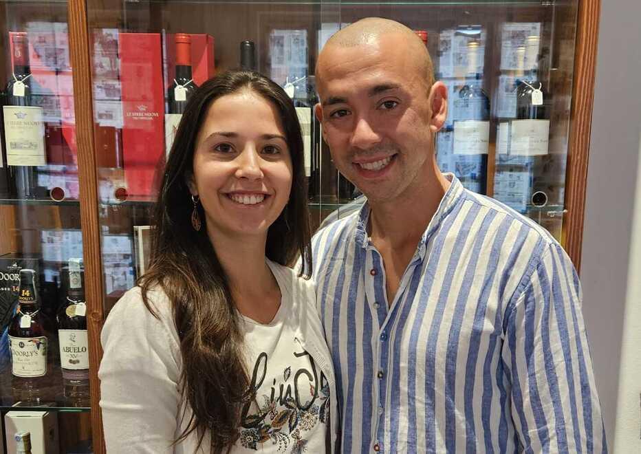 La nuova attività è gestita da Angela, nipote di Furio, e da suo marito Cristofer Bertolini