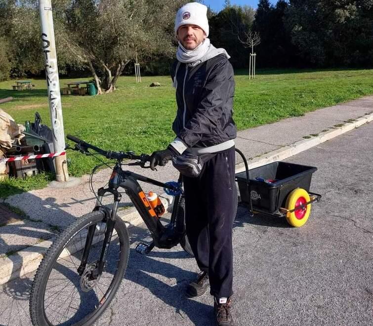 Mr. Green Francesco Stefanini con la bici rubata