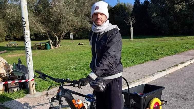 Mr. Green Francesco Stefanini con la bici rubata