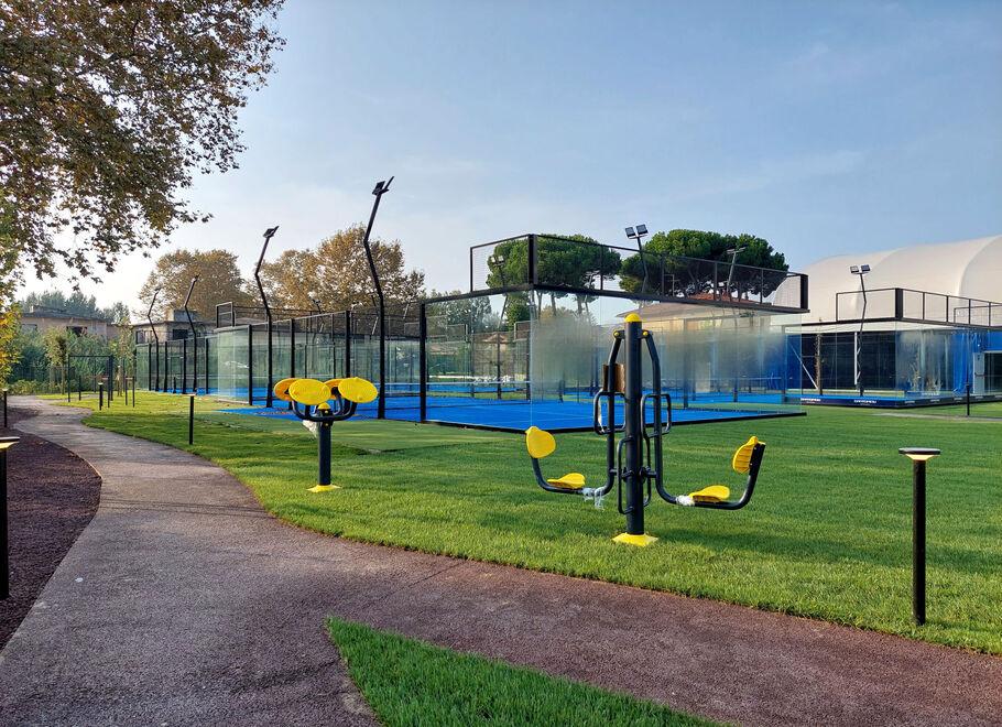 Alcuni dei campi da padel del nuovo impianto sportivo di Focette