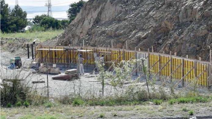 Un’immagine dei lavori per la realizzazione della bretellina commissionati dall’Autorità di sistema portuale che condurrà verso le nuove aree aree del porto (foto di Paolo Barlettani)