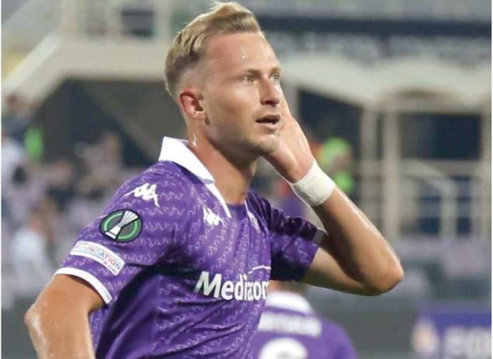 
	L&rsquo;esultanza di Antonin Barak dopo il gol al Ferencvaros

