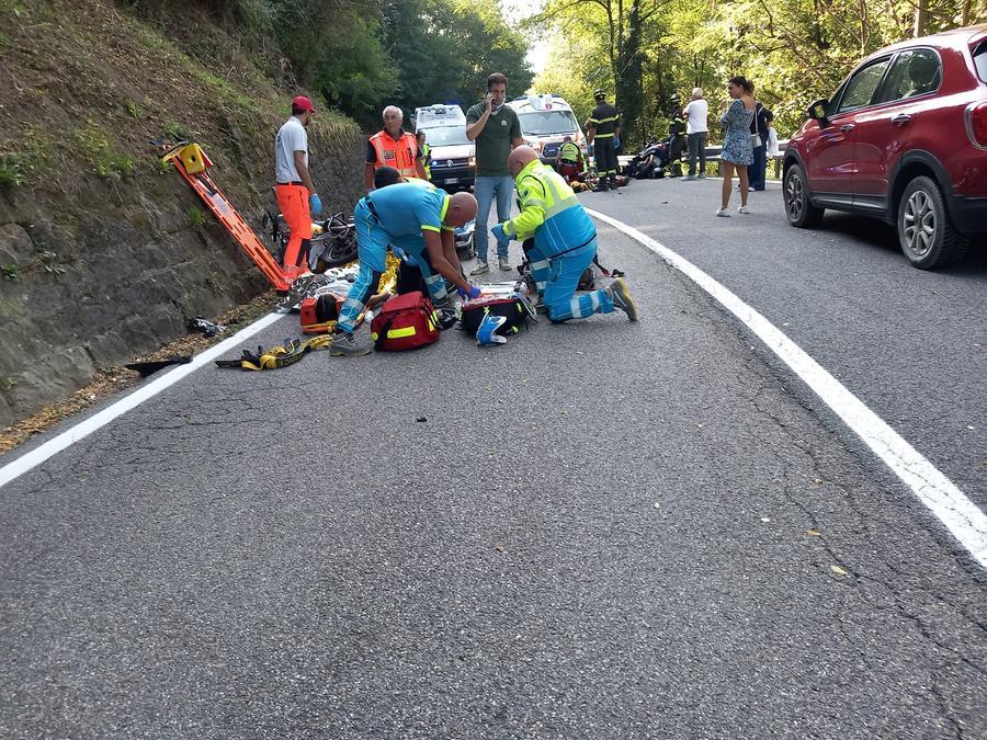 
	I soccorsi ai feriti nello scontro sulla 325

