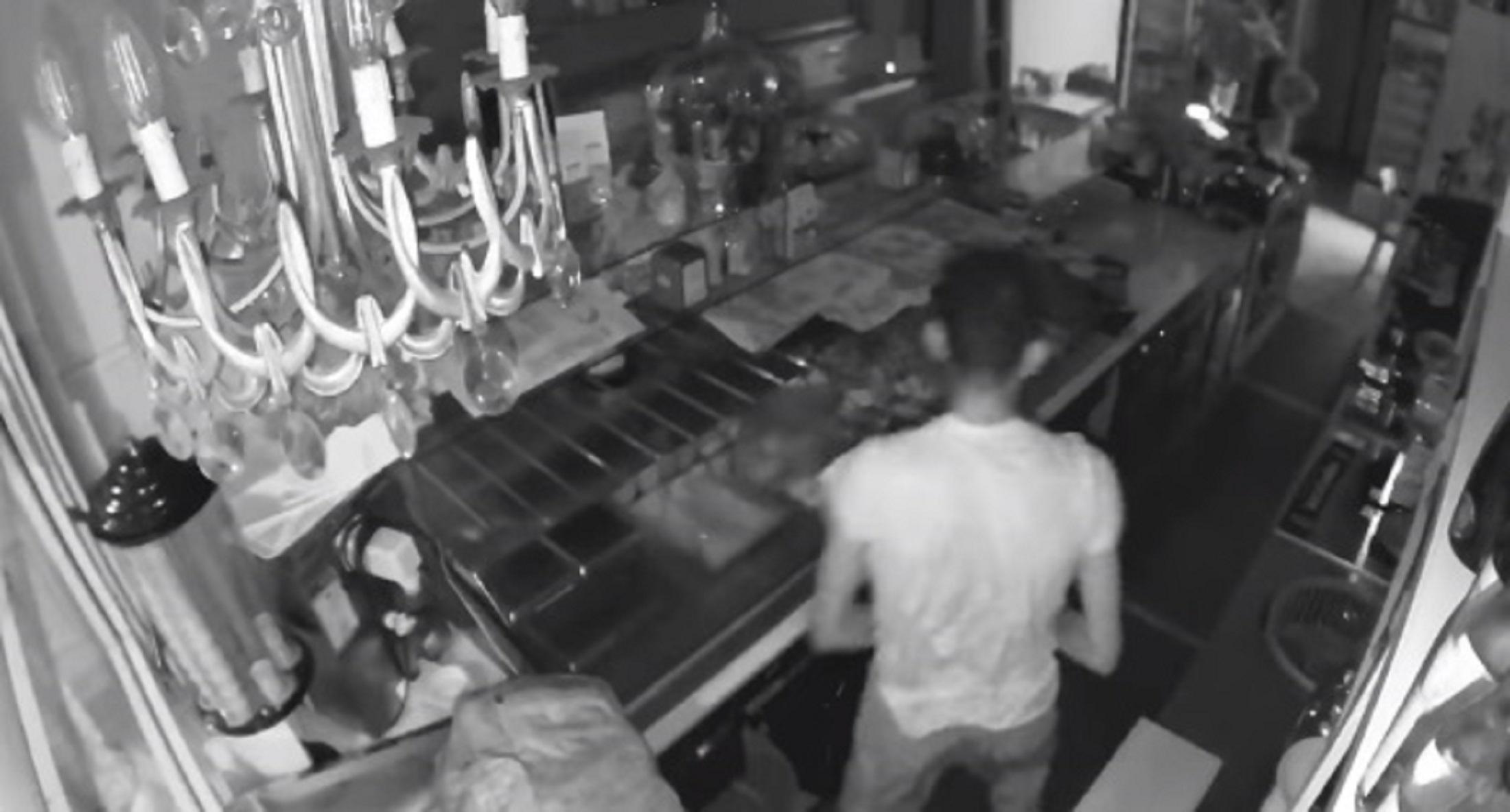 Il ladro in azione