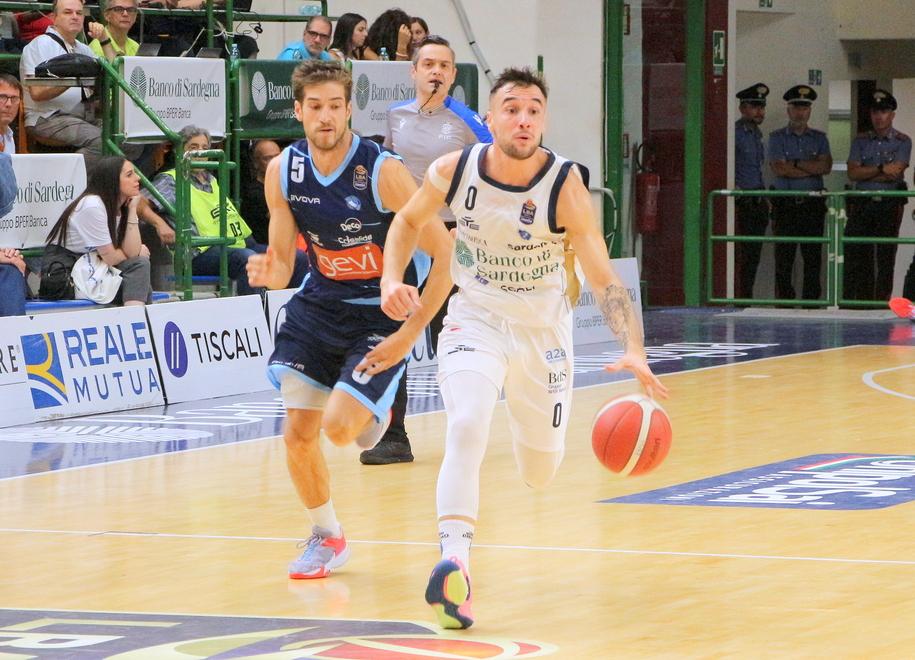 Dinamo getta sul tavolo i tuoi assi  con il Cremona di Lacey e Cavina 