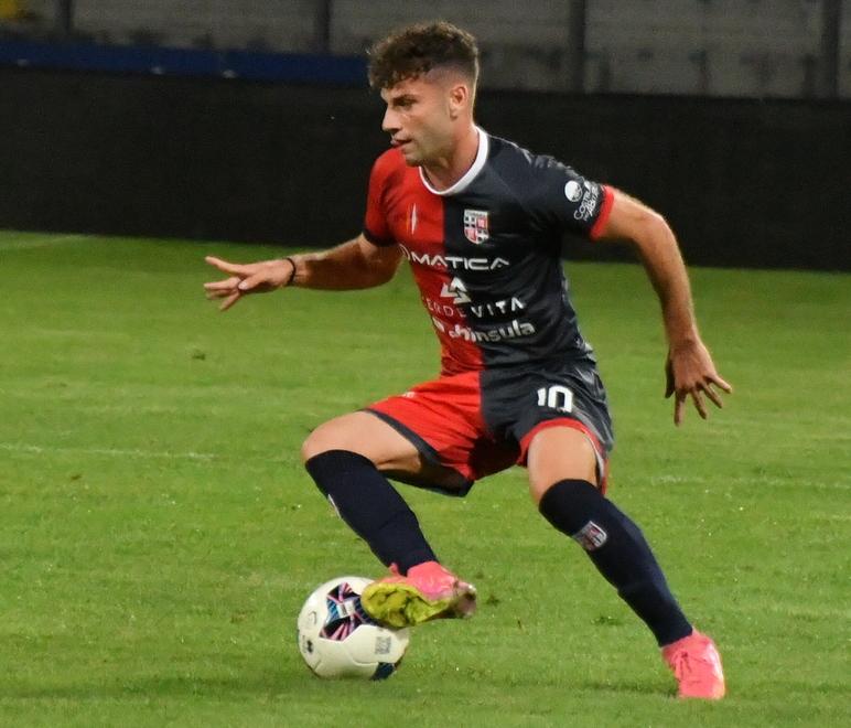 Torres continua a volare ma la Lucchese è osso duro