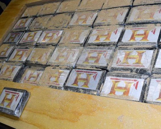 Livorno, 30 anni di carcere per tre portuali accusati di essere al servizio dei trafficanti di droga - Ecco chi sono