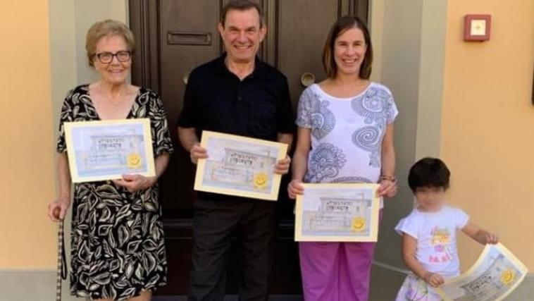 I quattro componenti della famiglia di Perignano premiati dalla scuola