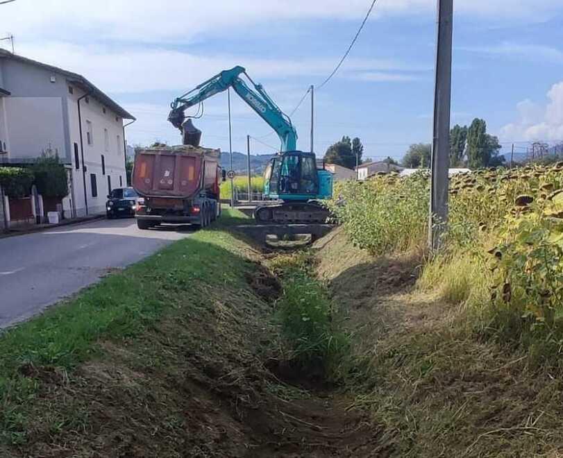 Il fosso di via Ponte in Canneto dopo l’intevento di ripulitura