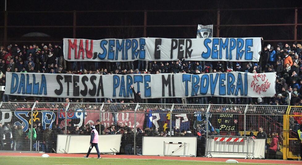 Il ricordo di Mau portato dai tifosi nerazzuri