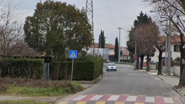 Calcinaia, bimbo scrive al sindaco: «La pista ciclopedonale non è sicura»