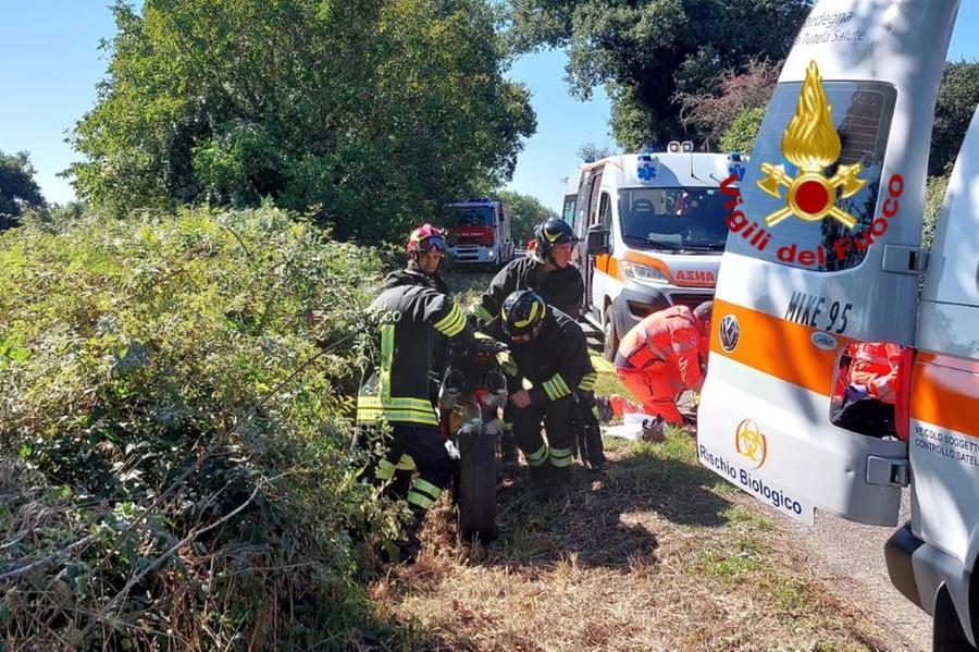 In cunetta con la moto, ferito un uomo a Santu Lussurgiu