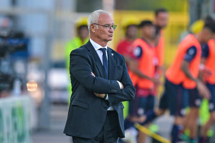 Naufragio del Cagliari con la Roma: rossoblù sconfitti 4-1 in casa